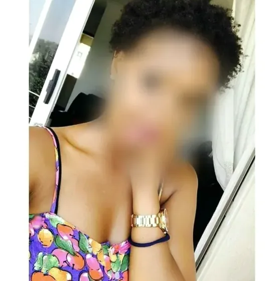 Aisha, 25