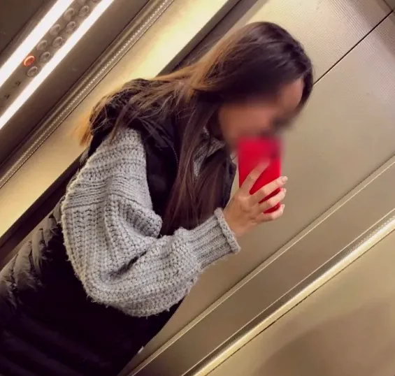 Claire, 31