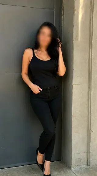 Hannah, 33