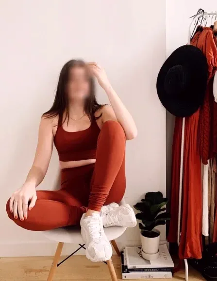Julia, 28