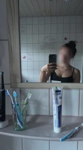 Katie, 18