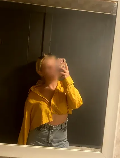 Mila, 23
