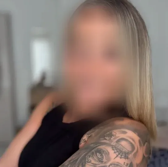 Sadia, 36