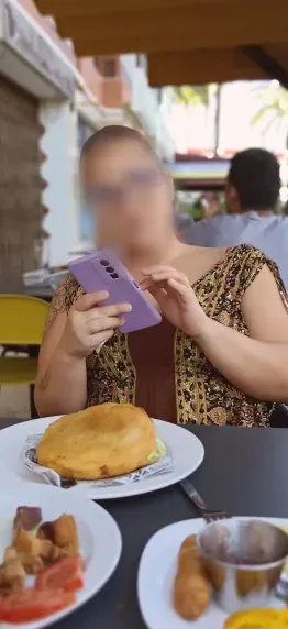 Samantha, 39
