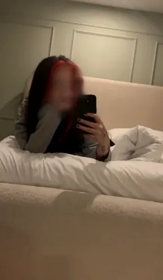 Zoe, 20